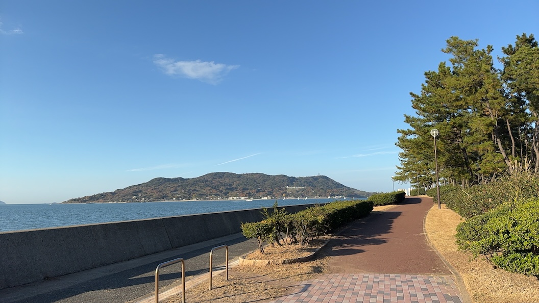 海と能古島